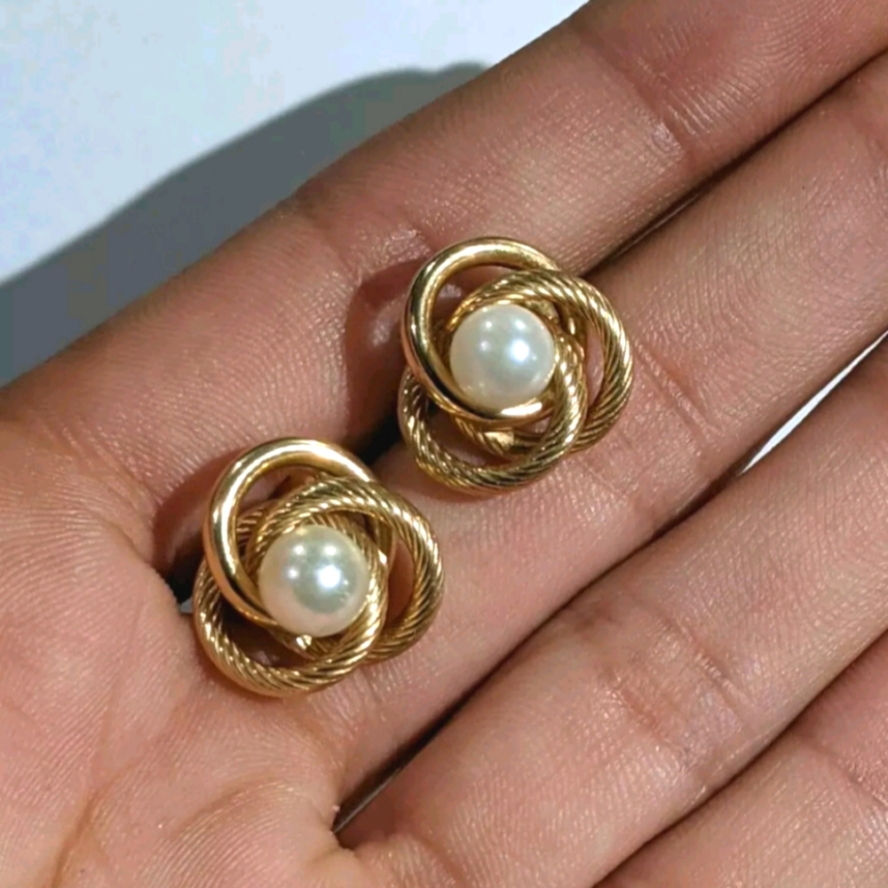Vtg 14k yellow gold pearl earrings